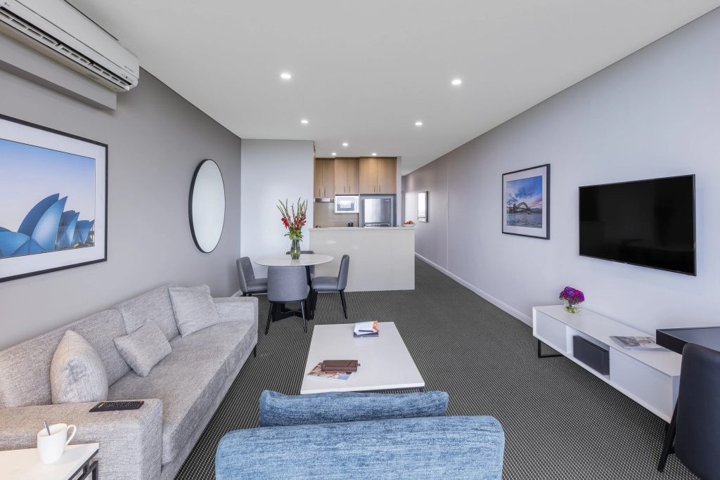 Meriton Suites Waterloo in Sydney
