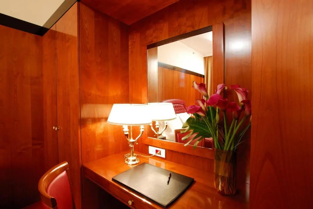 Deluxe Double room (full double bed)