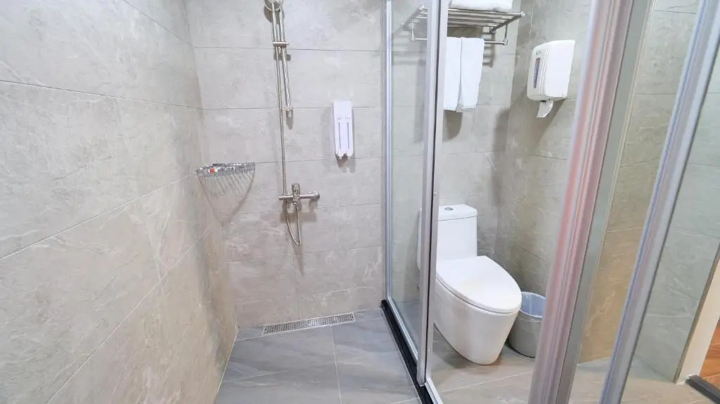 Standard Double room with balcony (full double bed)