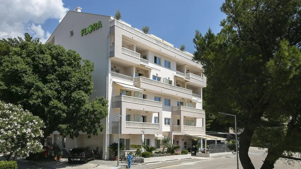 Aparthotel Flora