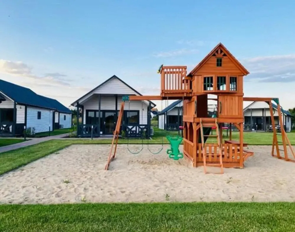 Summer House in Jaroslawiec Near Beach & Pool