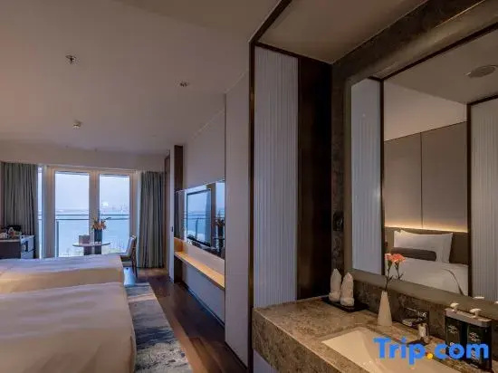 Premier room