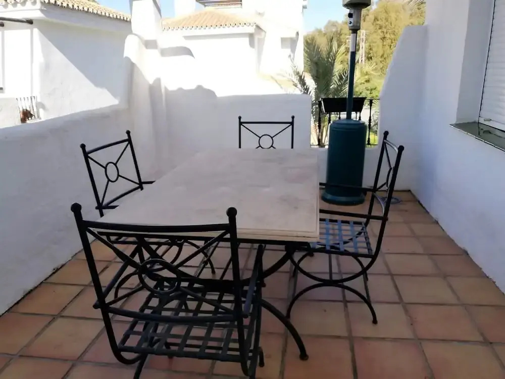 Top Floor 2 Bedroom Duplex 360 Views F-5