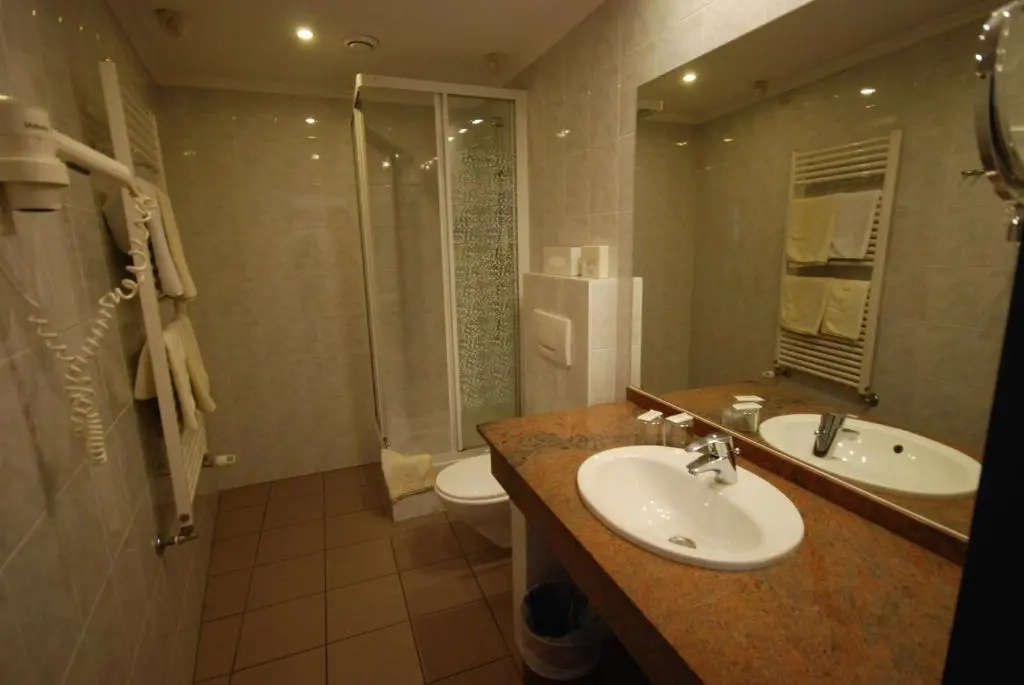 Continental Hotel-Pension - Chambres
