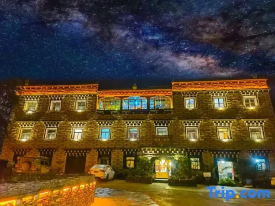 Yading Totem Boutique Inn