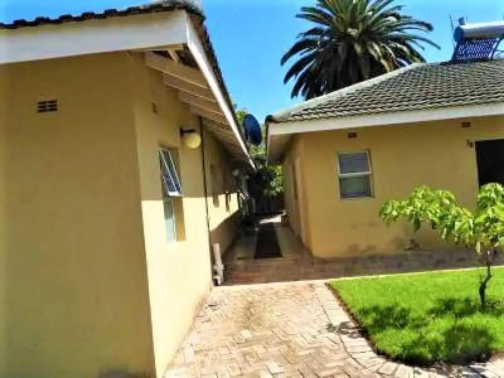 2 Bedroomed Apartment With En-suite and Kitchenette - 2067