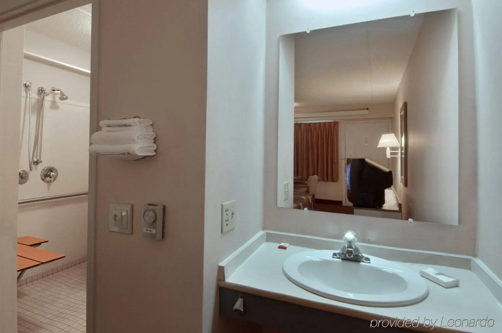 Red Roof Inn PLUS+ Nashville North - Goodlettsville - фото 37