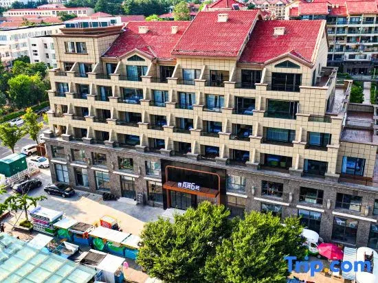 Banyuewan No. 6 Hotel (Banyuewan Beach)