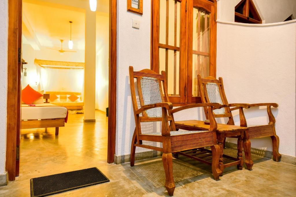 International Beach Hotel & Restaurant