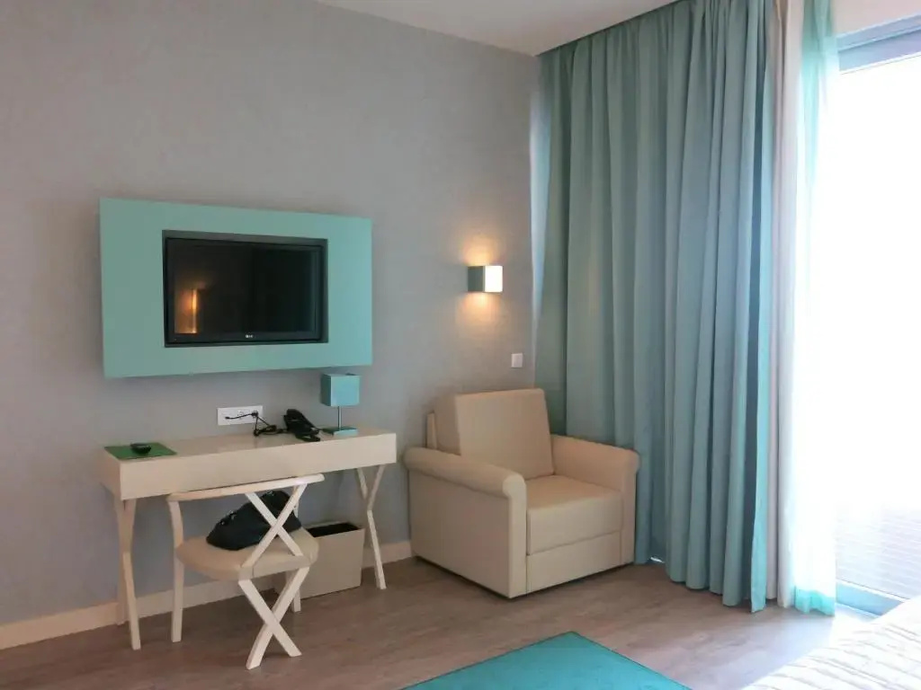 Superior Double room with sea view (full double bed)