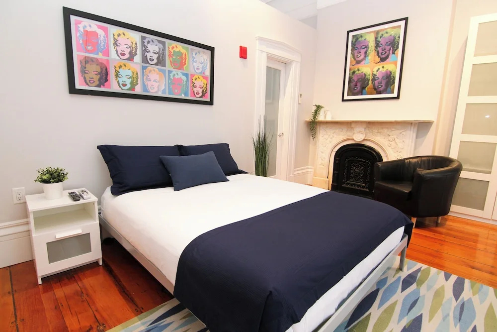Deluxe Studio
