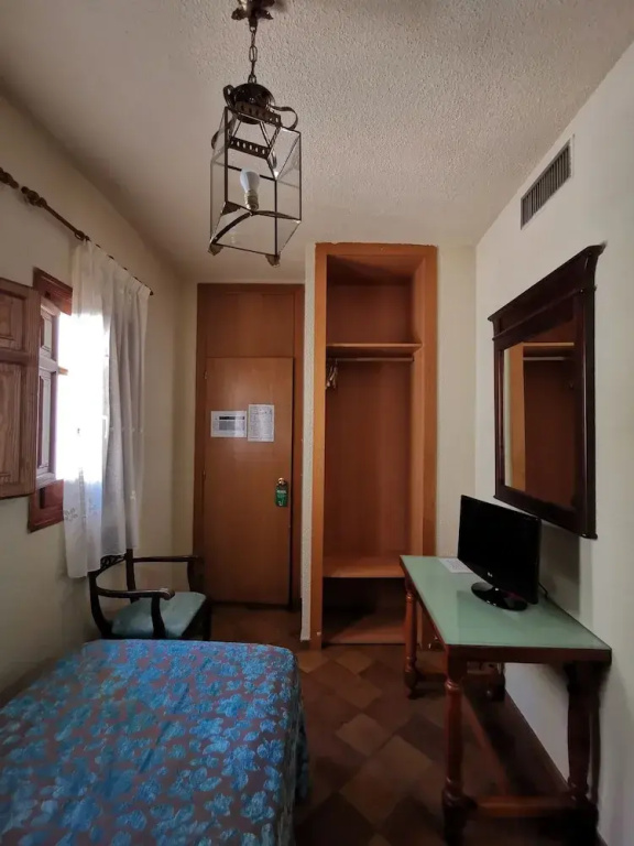 Economy room