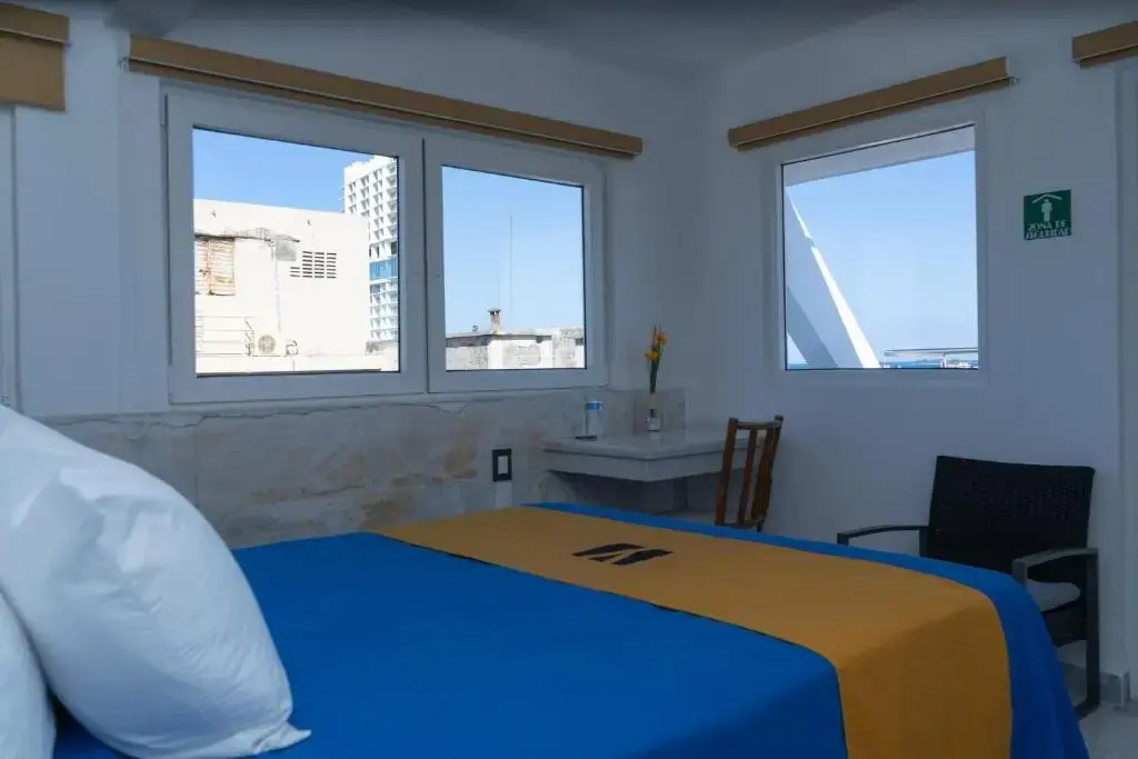 Standard Double room with harbour view (full double bed)