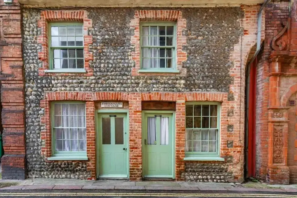 Host Stay Shoemakers Cottage
