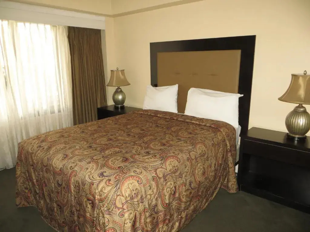 Jockey Resort Suites Center Strip - Chambres