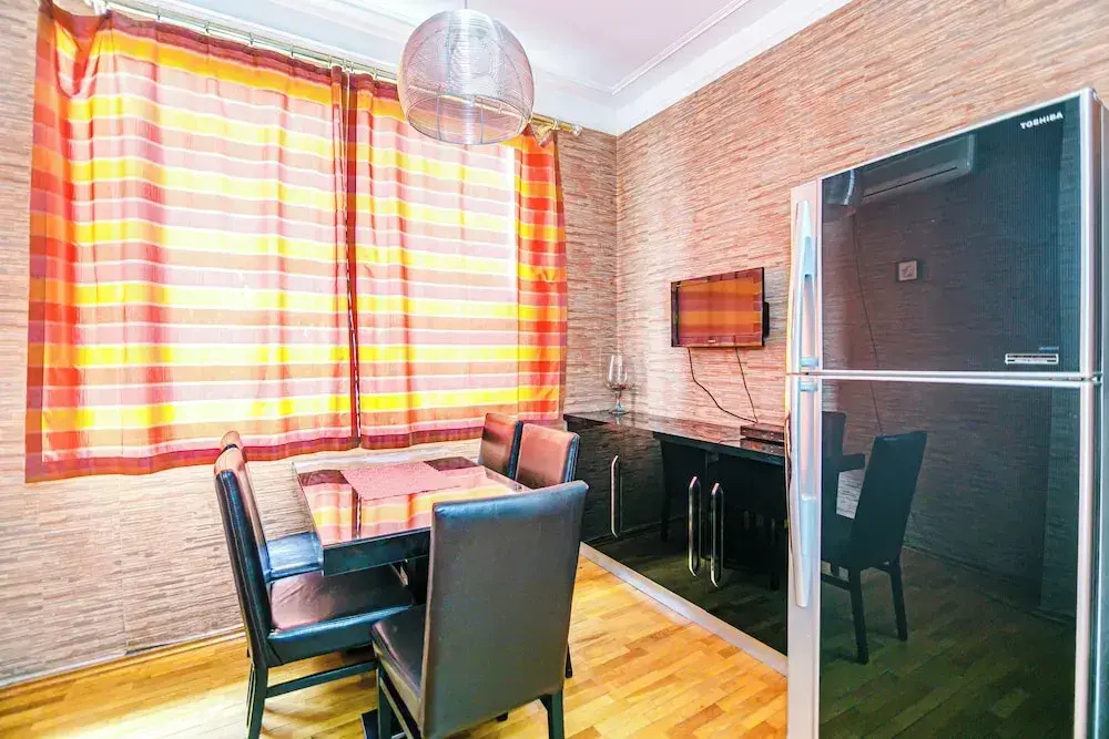 Luxury Apartment with Flame Tower View — фото
