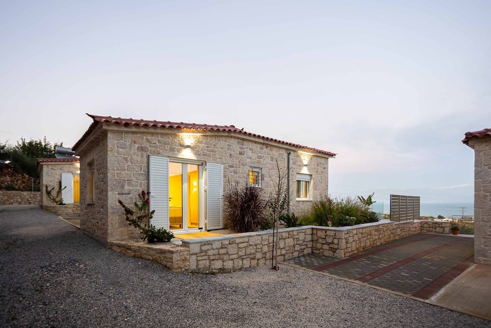 Petra Thea Chrani - Seaview Cozy Gem