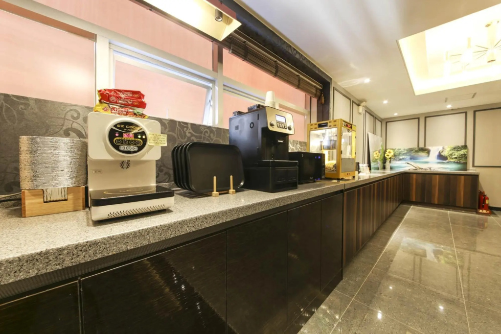 Hotel photo 12