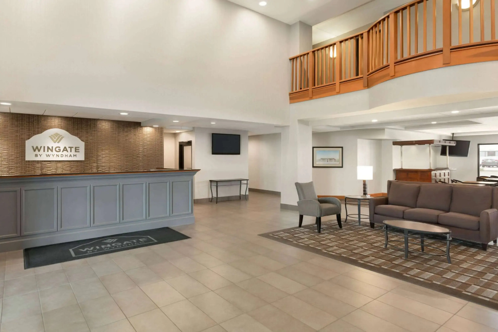Lobby & Reception