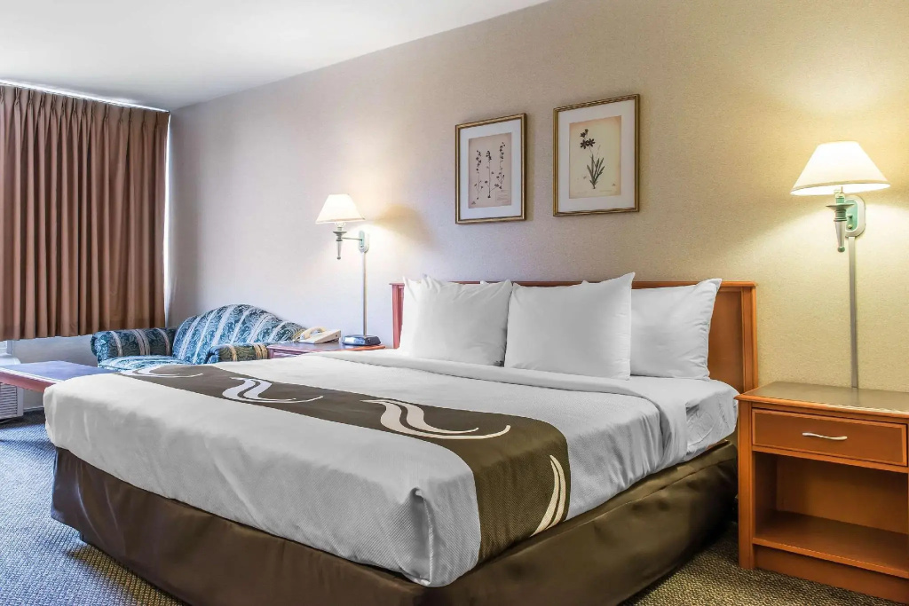 Standard Double room (full double bed)