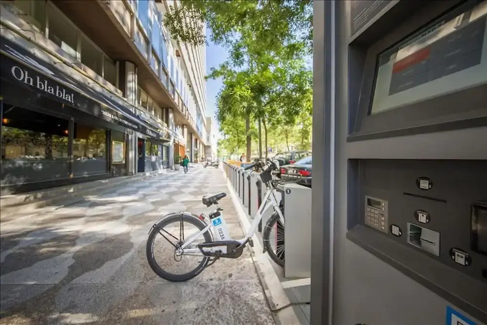 Colon 901 in Madrid With 1 Bedrooms and 1 Bathrooms
