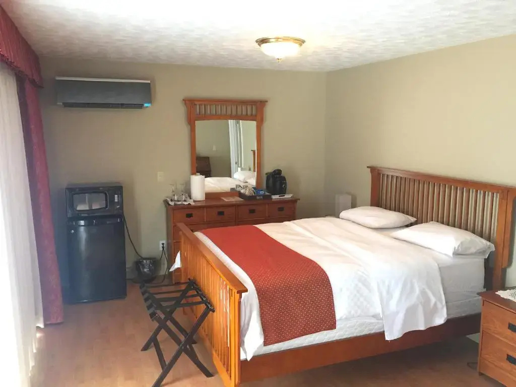 Double Suite (full double bed)