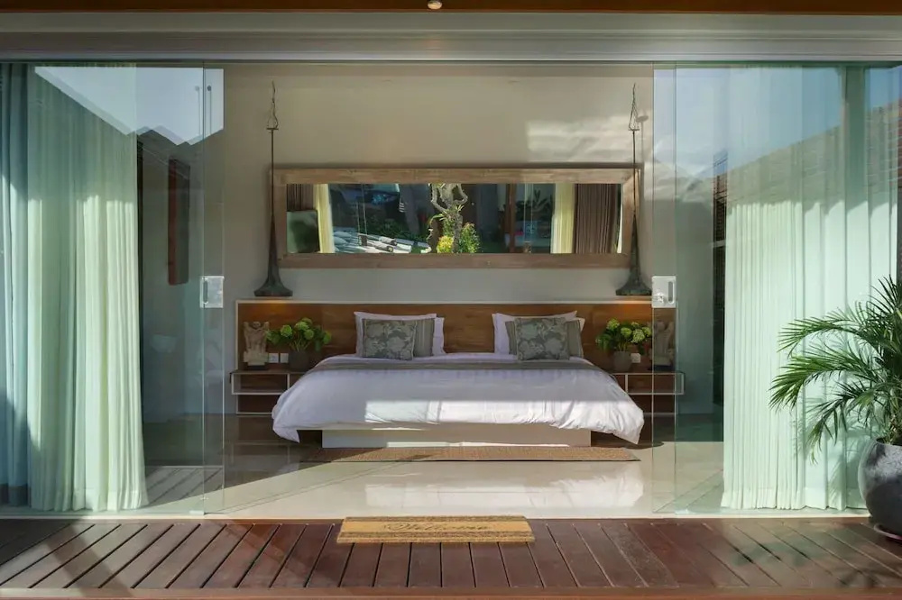 Imagine Your Family Renting a Luxury Holiday Villa Close to Seminyaks Main Attractions, Villa Bali 2043