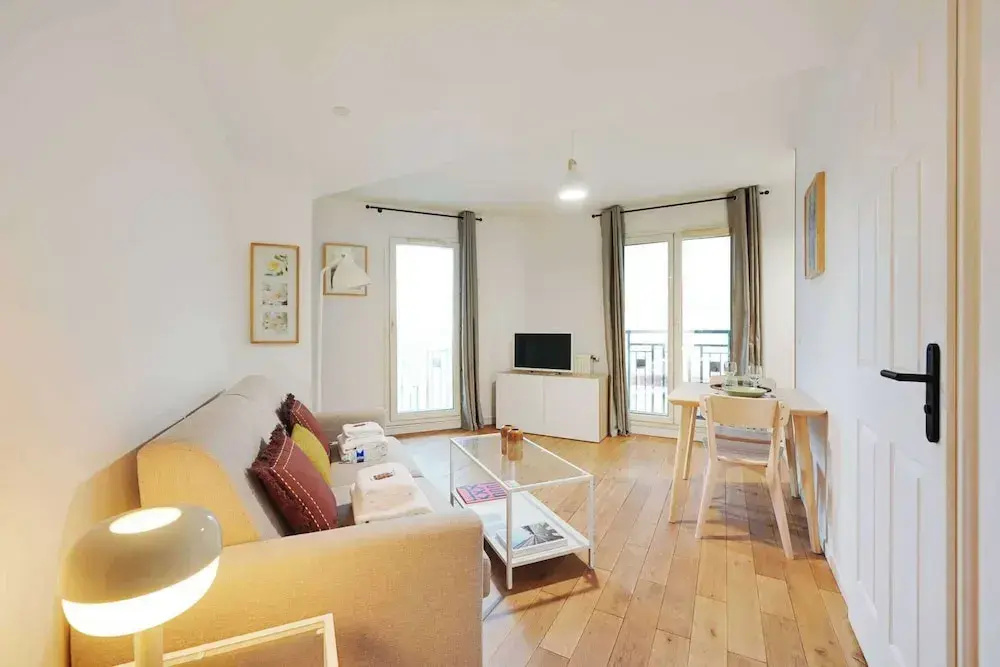 Bright, Modern Studio for 2P - La Defense — фото