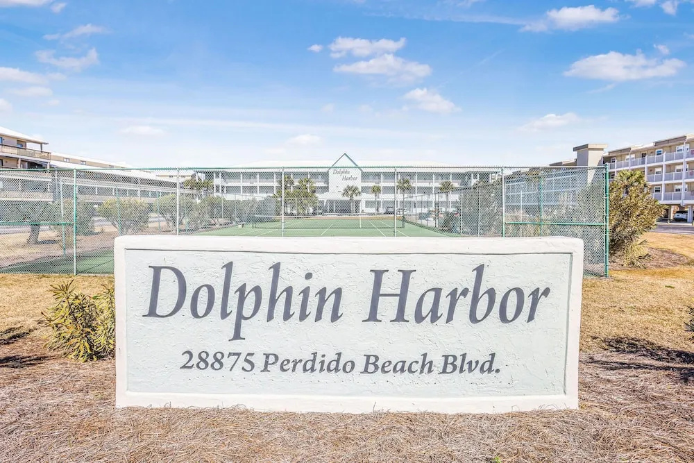 Dolphin Harbor 1B Bay Beach Access Sleeps 10 Three Bedrooms 3 Baths