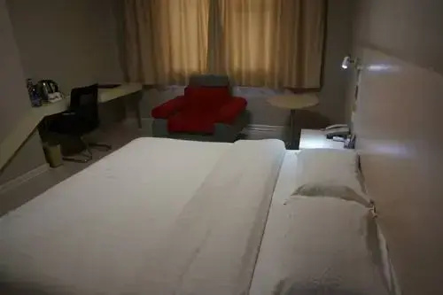 Super 8 Tai'an Bus Station Hotel
