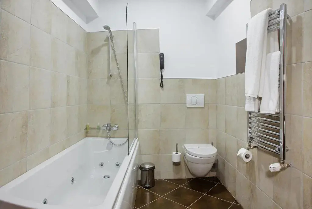 Executive Suite with mountain view