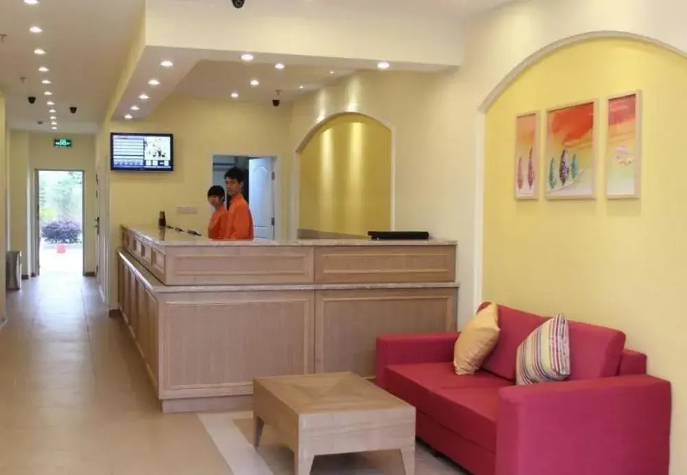 Lobby & Reception