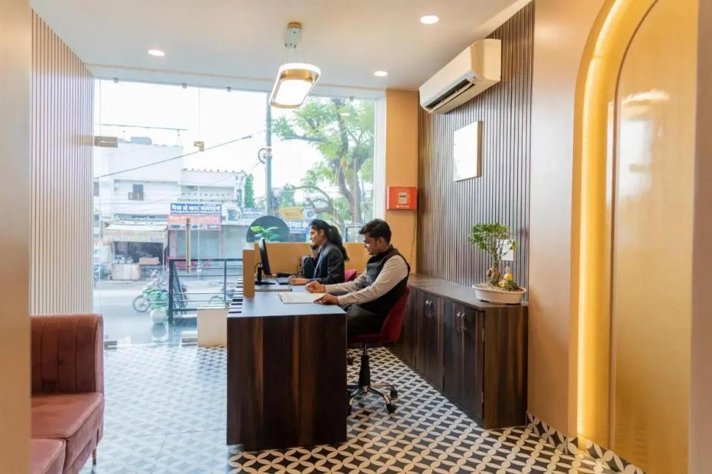 Lobby & Reception