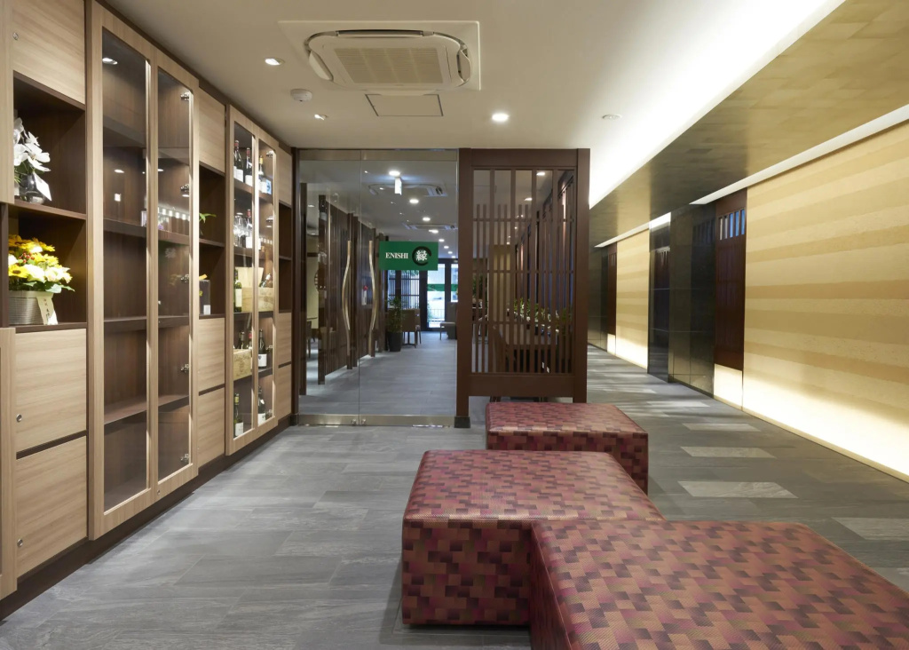 Lobby & Reception