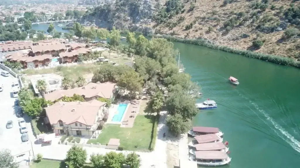 Riverside Houses