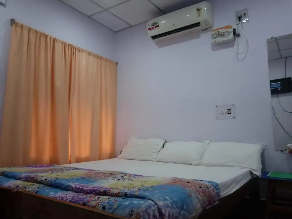 Economy room