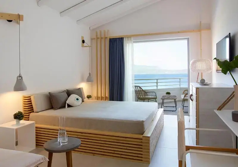 Standard Double room seafront (full double bed)