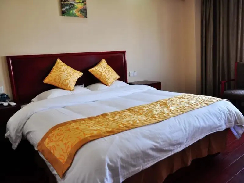 Business Double room (full double bed)