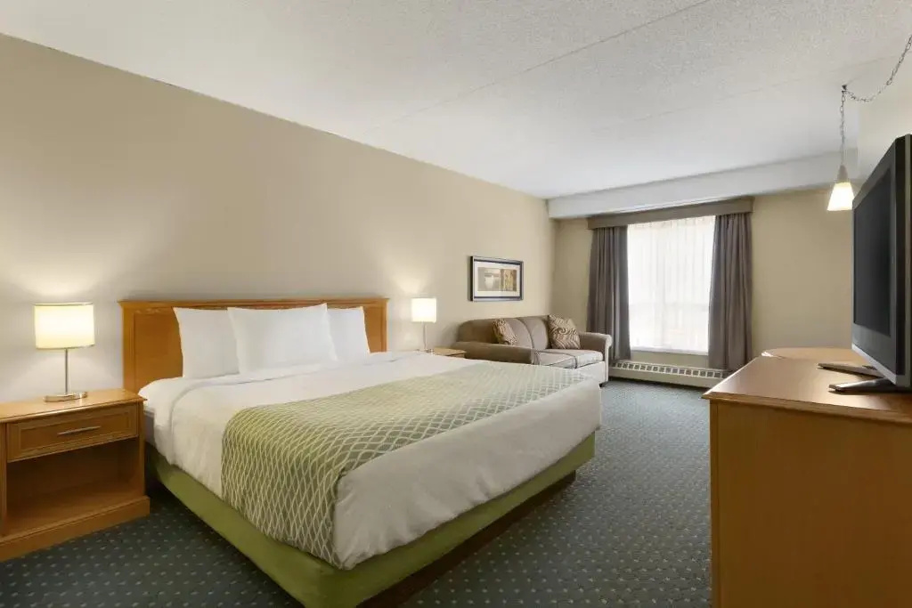 Double room (full double bed)