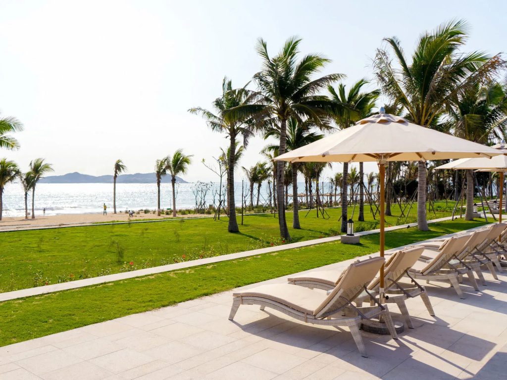 Beach & Waterfront
