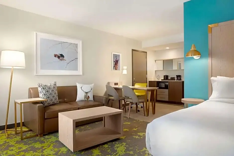 Quadruple Suite with balcony and with mountain view