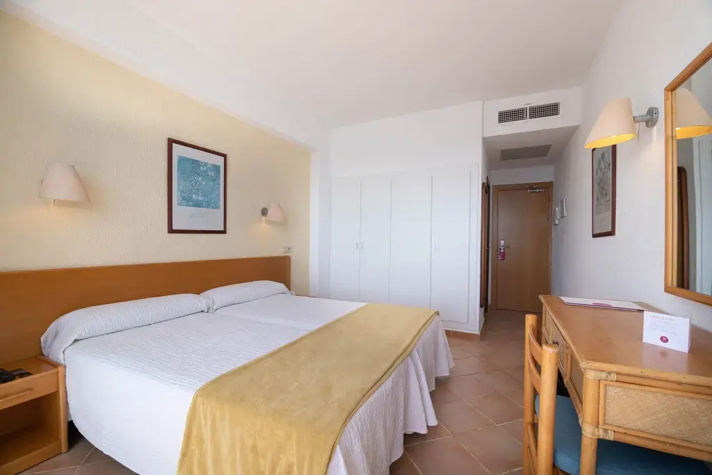 Standard room with balcony