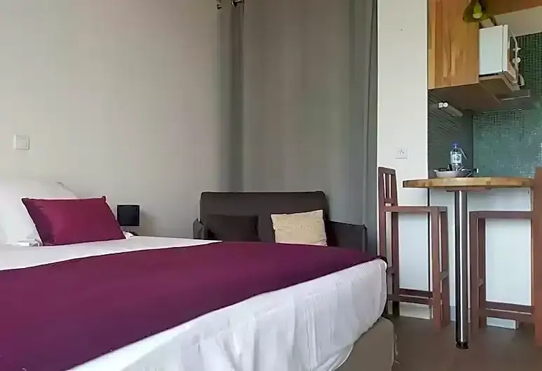 Standard Double room with balcony (full double bed)