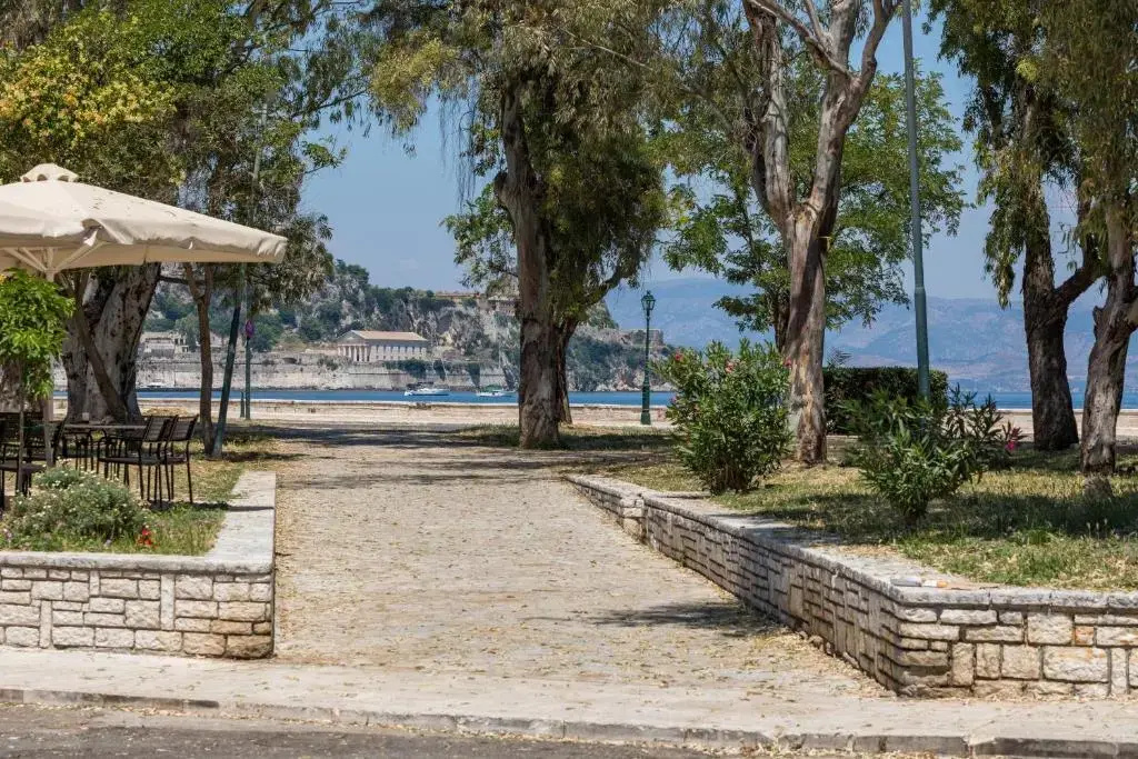 Beach & Waterfront