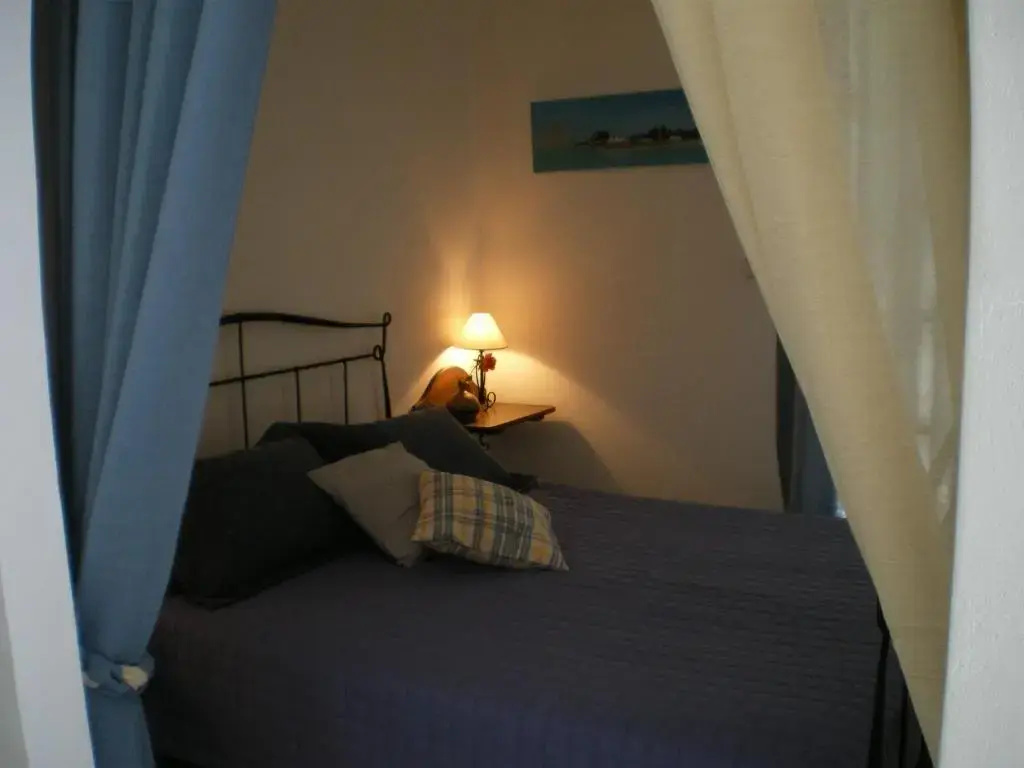 Standard Double room with balcony (full double bed)