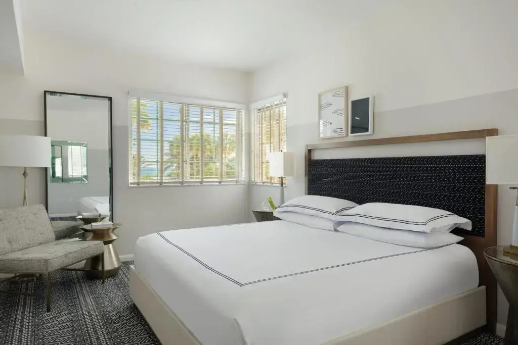 Premium Double room oceanfront full double bed