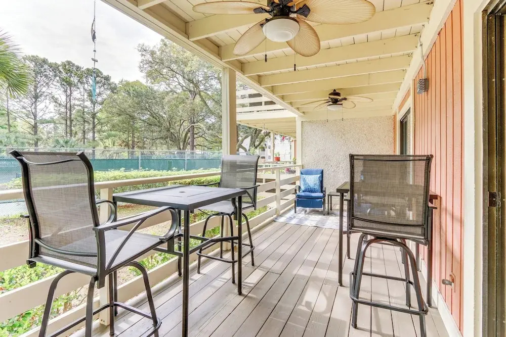 Balcony, Beach & Pool Access: Hilton Head Condo!