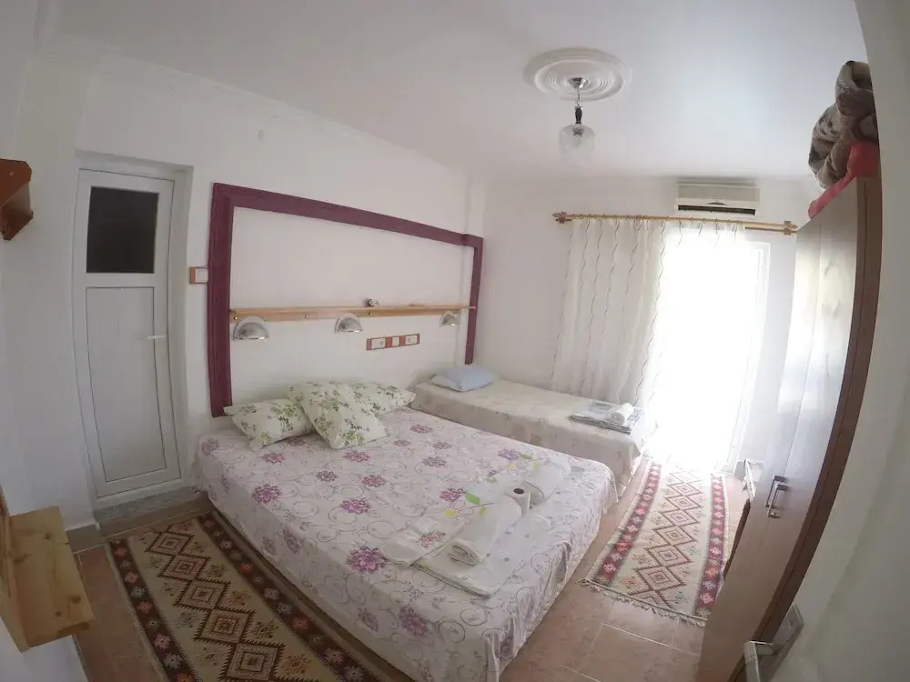 Standard Triple room with balcony