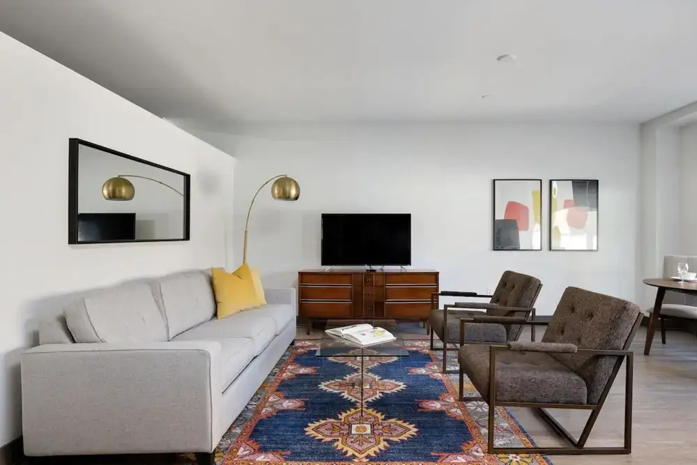 THE GRAND - Modern DT Apts with Free Parking by Zencity