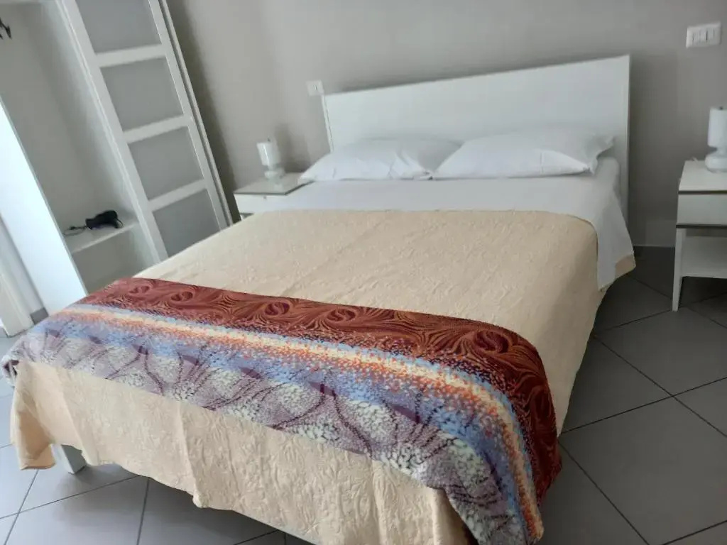 Standard Double room with balcony (full double bed)